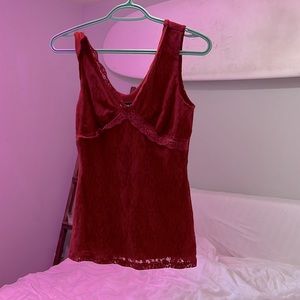 Beautiful Rose Red lace V-cut camisole/shirt